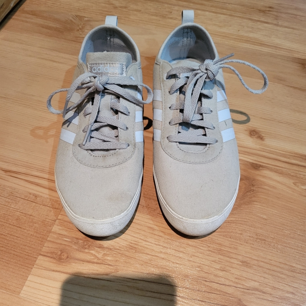 Adidas Sneakers